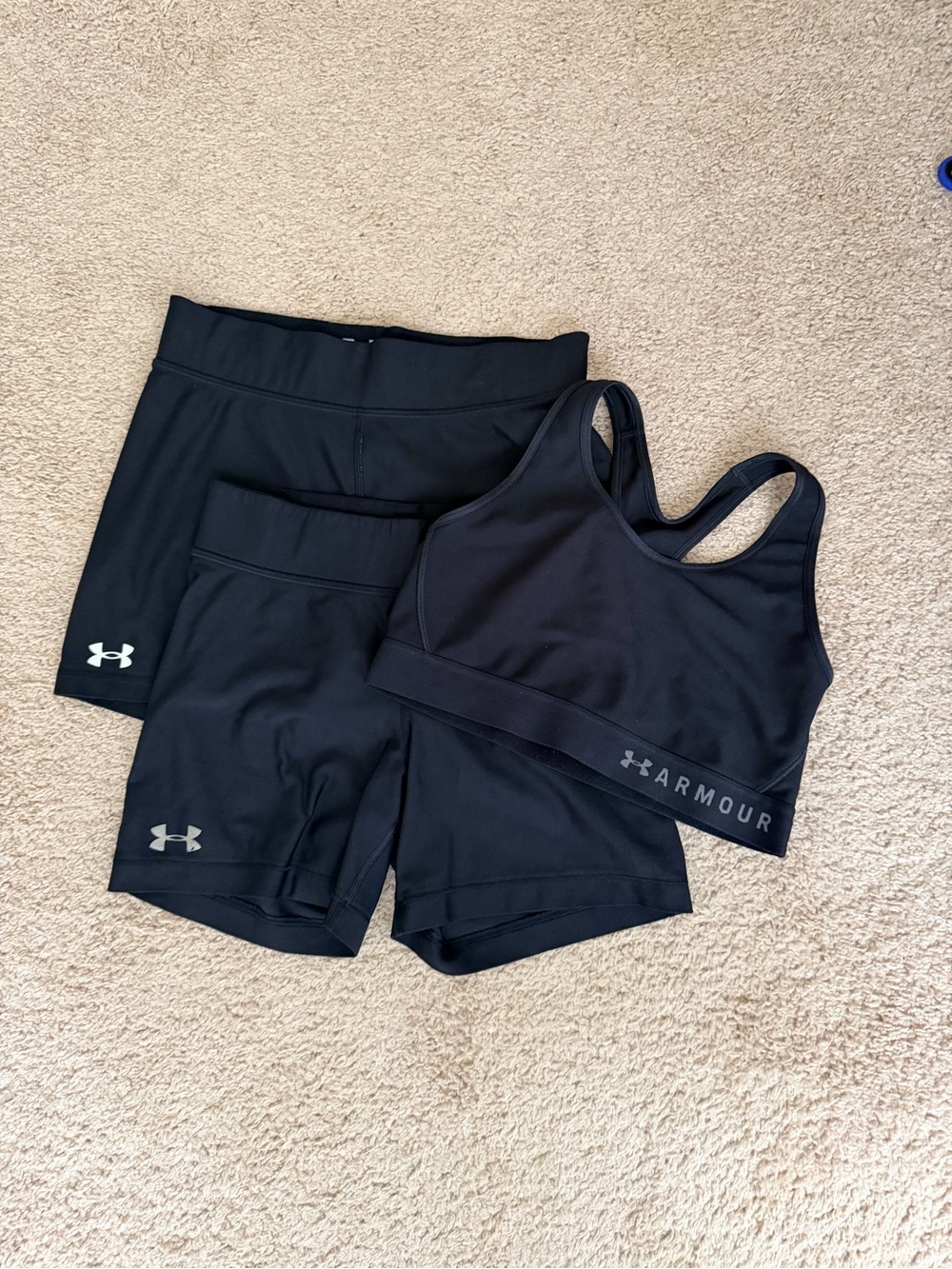 Under Armour Black Athletic Sports Bra and Bike Shorts Set